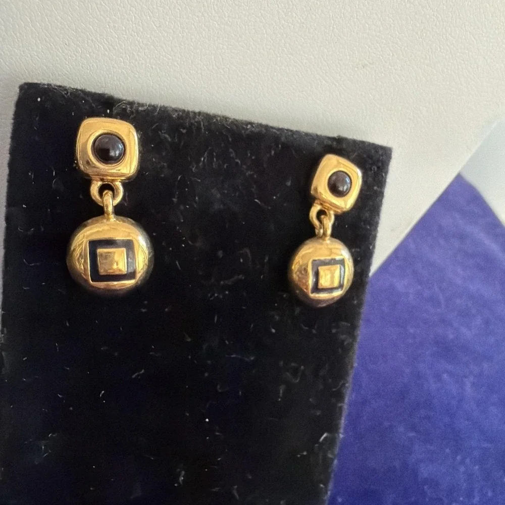vintage signed MONET gold tone  dangle drop earring red black cabochon